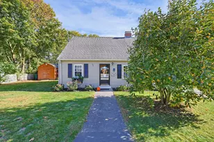 62 Alandale Pkwy, Norwood, MA 02062 - Photo 1
