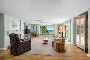 42 N Shore Dr, Dartmouth, MA 02748 - Photo 3