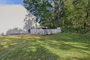 27 Bentley Cir, Methuen, MA 01844 - Photo 23