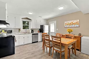 27 Bentley Cir, Methuen, MA 01844 - Photo 7