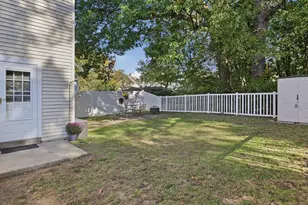 27 Bentley Cir, Methuen, MA 01844 - Photo 19