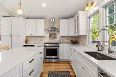 21 Chandler St, Haverhill, MA 01835 - Photo 7
