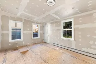 39 Boisvert St, Lowell, MA 01850 - Photo 21