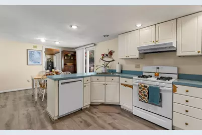111 Fifth Ave, Barnstable, MA 02601 - Photo 15