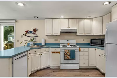 111 Fifth Ave, Barnstable, MA 02601 - Photo 13