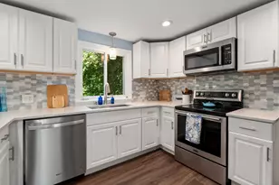 543 Central St, Holliston, MA 01746 - Photo 7