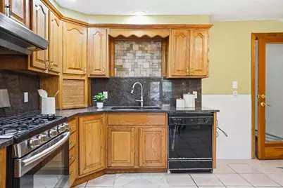 17 Pathwood Ave, Burlington, MA 01803 - Photo 11