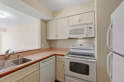 60 Rantoul Street #403, Beverly, MA 01915 - Photo 17