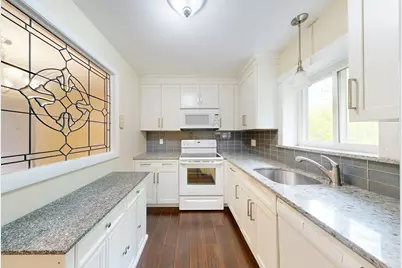 89 Walnut St #5, Newton, MA 02460 - Photo 3