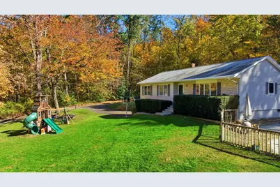 20 Sullivan Ln, South Hadley, MA 01075 - Photo 3