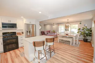 42 Leighton St, Pepperell, MA 01463 - Photo 5