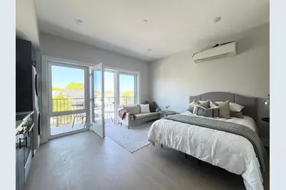 872 Broadway #303, Somerville, MA 02144 - Photo 3
