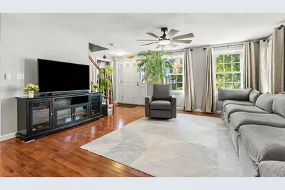 72 Hoover St, Taunton, MA 02780 - Photo 11