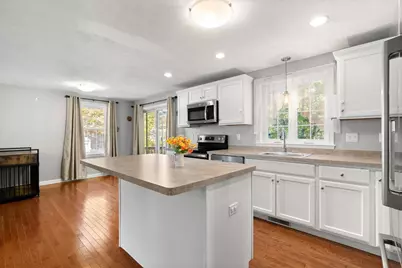 72 Hoover St, Taunton, MA 02780 - Photo 7