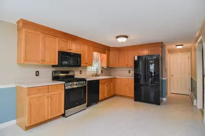 9 Wimbledon Crossing, Dracut, MA 01826 - Photo 7