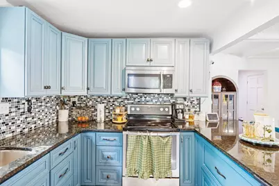 2 Lakeview Dr, Billerica, MA 01821 - Photo 19
