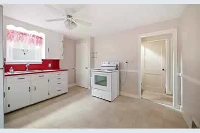 163 Ellsworth Ave, Springfield, MA 01118 - Photo 7