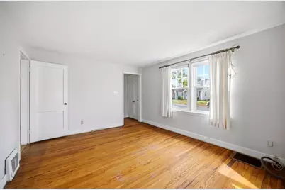 163 Ellsworth Ave, Springfield, MA 01118 - Photo 9