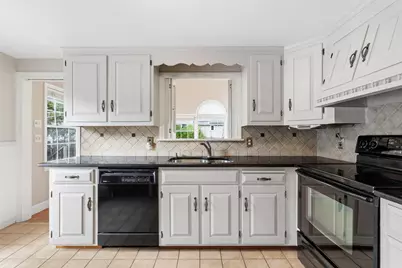 37 Jordan St, Beverly, MA 01915 - Photo 7