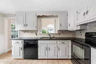 37 Jordan St, Beverly, MA 01915 - Photo 7