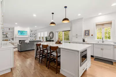 33 Skyhawk Cir, Weymouth, MA 02190 - Photo 5