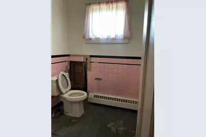 64 Main St, Russell, MA 01071 - Photo 11