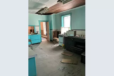 64 Main St, Russell, MA 01071 - Photo 9