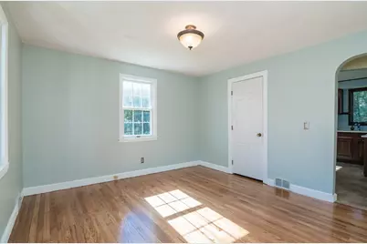 115 Wolcott Avenue, West Springfield, MA 01089 - Photo 11