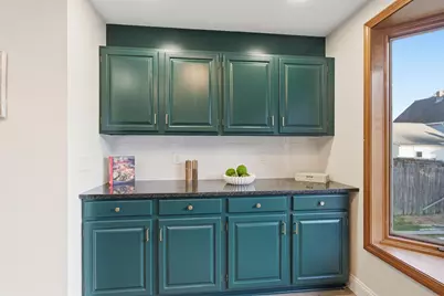 62 Brookline Ave, Holyoke, MA 01040 - Photo 11