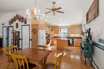 63 Dudley St, Leominster, MA 01453 - Photo 9