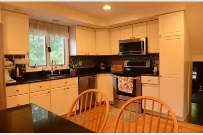 8 Carriage Hill Rd, Andover, MA 01810 - Photo 5