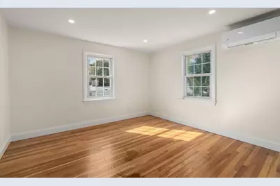 365 Lexington St, Woburn, MA 01801 - Photo 17