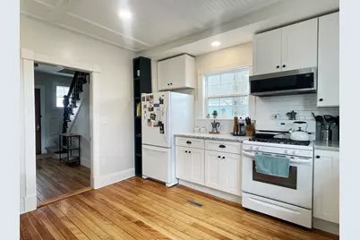 76 Beacon St, Lowell, MA 01850 - Photo 19