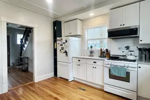 76 Beacon St, Lowell, MA 01850 - Photo 19
