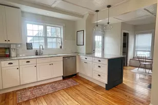 76 Beacon St, Lowell, MA 01850 - Photo 13