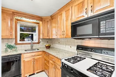23 Gertrude St, Uxbridge, MA 01569 - Photo 3