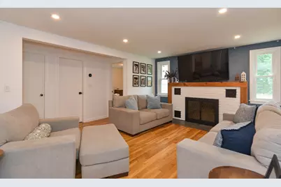 399 Shawsheen Ave, Wilmington, MA 01887 - Photo 9