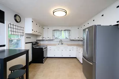 627 Temple St, Whitman, MA 02382 - Photo 7