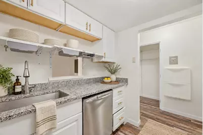 14 Boston St #1A, Somerville, MA 02143 - Photo 5