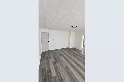 2 Meadow St, Holyoke, MA 01040 - Photo 3
