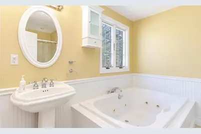 2 Parsons Ln, Manchester by the Sea, MA 01944 - Photo 5