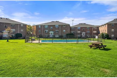 11 Colonial Village Dr #8, Arlington, MA 02474 - Photo 23