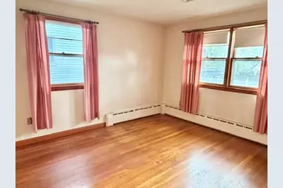 112 Fisher St, Lowell, MA 01850 - Photo 9