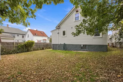 215 Clifford St, New Bedford, MA 02745 - Photo 11