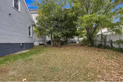 215 Clifford St, New Bedford, MA 02745 - Photo 13