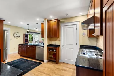 216 Bellevue Rd, Watertown, MA 02472 - Photo 5