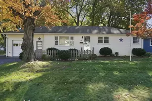86 Herrman St, West Springfield, MA 01089 - Photo 1
