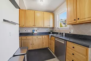 194 Whitmarsh Ave, Worcester, MA 01606 - Photo 11