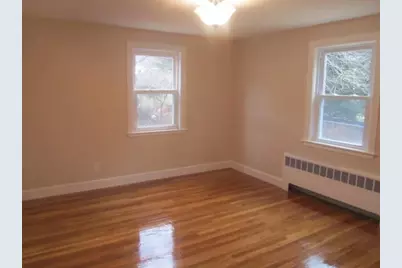 21 Wiley St, Wakefield, MA 01880 - Photo 9