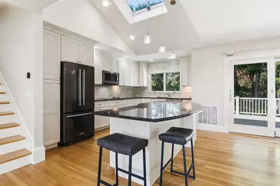 123 Lincoln Pkwy, Lowell, MA 01851 - Photo 7